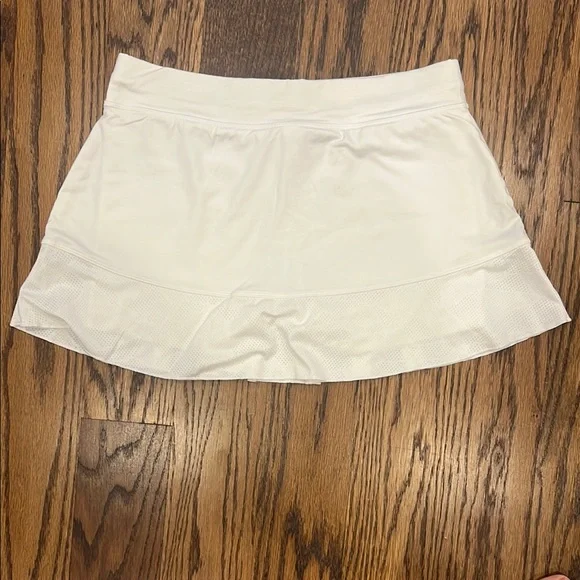 White Tennis Skirt Set for Women - Picture 3 of 10